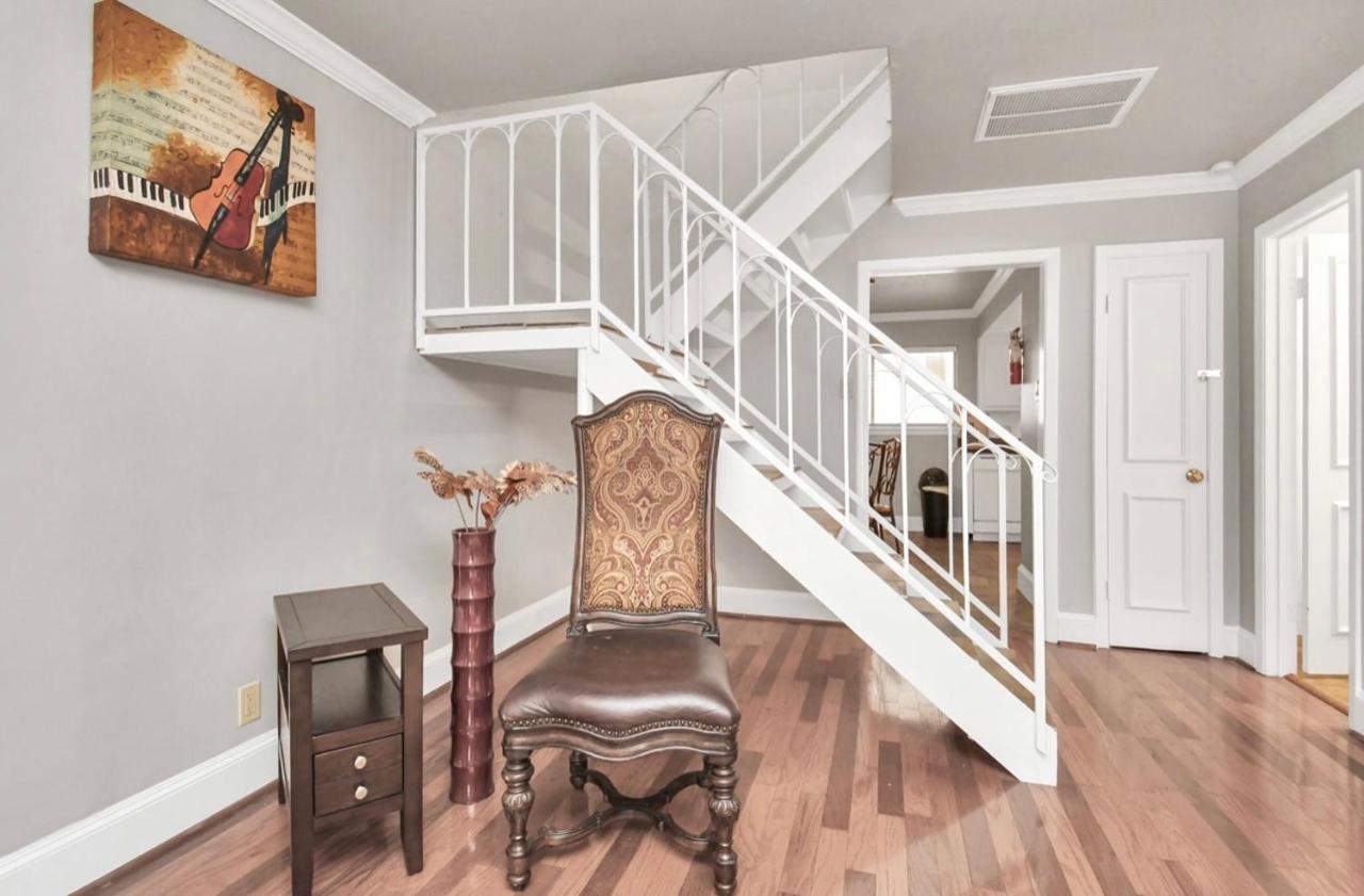 Stunning Private Room In Town Home Houston Exterior foto