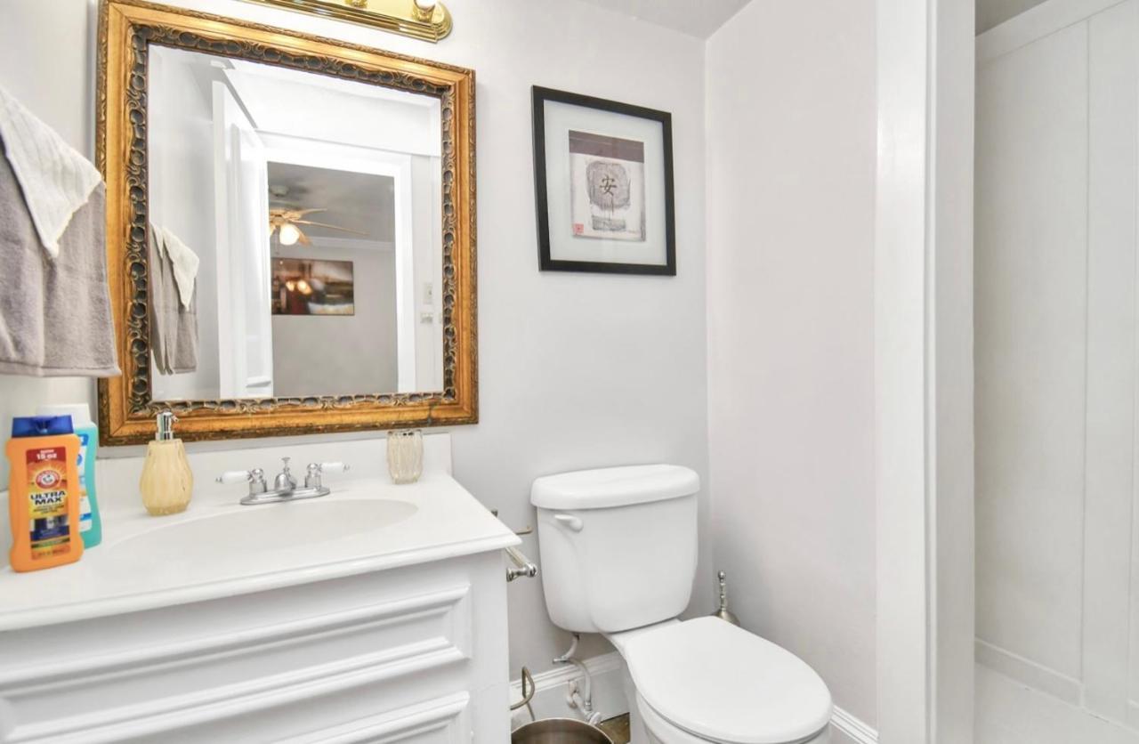 Stunning Private Room In Town Home Houston Exterior foto