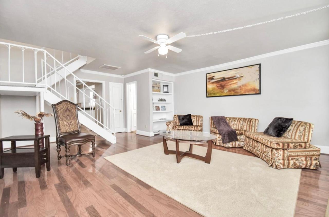 Stunning Private Room In Town Home Houston Exterior foto